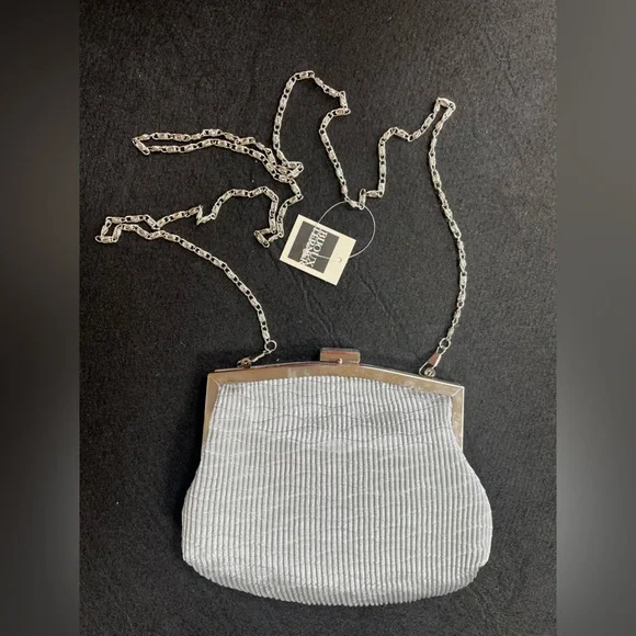 Silver colored BIJOUX TERNER Polyester glam clutch with chain strap, NWT - Picture 2 of 7